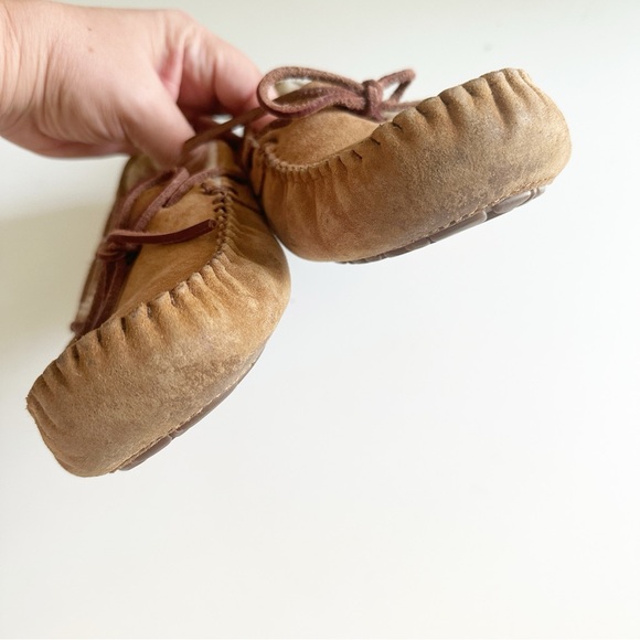 UGG Women's Dakota Sheepskin Lined Slipper Moccasin Chestnut 7 - Picture 6 of 10